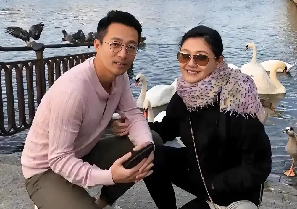 汪小菲晒截图回击S妈











到底发生了什么？汪小菲和大S一家又开