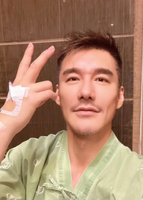 我就想问一句谁能有胡兵更拼？
54岁的年龄做完胆切除后立马开始工作，
兵哥这身体
