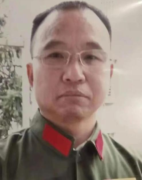 1984年，战士李陶雄中弹后抢救无效，壮烈牺牲。他的遗体却在送往安葬途中两次掉落