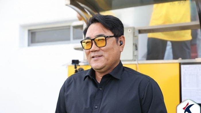 韩足晚报（2025.12.22）——一年一队，蔚山名宿金铉锡母队再就业