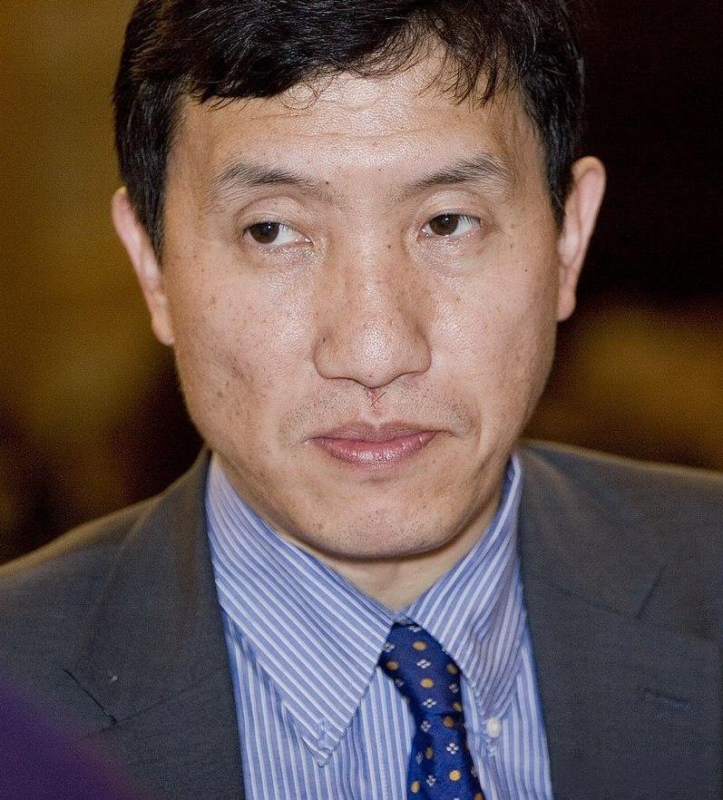 美国管理学教授黄亚生在新加坡的一场论坛上表示，特朗普应该抓住机会与中国达成协议，