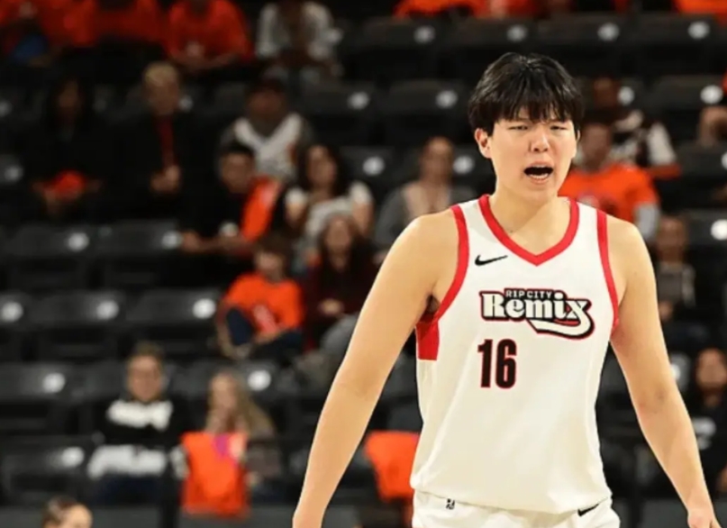 杨翰森率队大逆转！终于打上球了，由于长时间没有比赛，杨翰森上场效率不算太高，还好