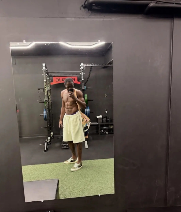 报道：库明加更新ins健身、训练、日常，“我不能输、我乃天选”