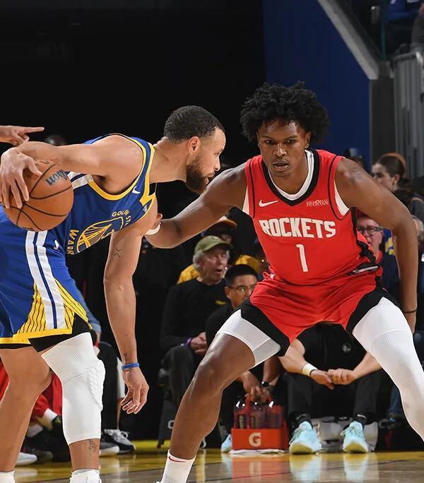 休斯顿十年最激烈的争论已经出现。
一个弹跳怪物，一个防守标兵，谁才是未来？
阿门