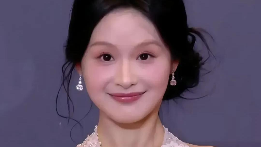 余茵凭借《好一个乖乖女》爆红，一个活动，直接让她现出“原形”