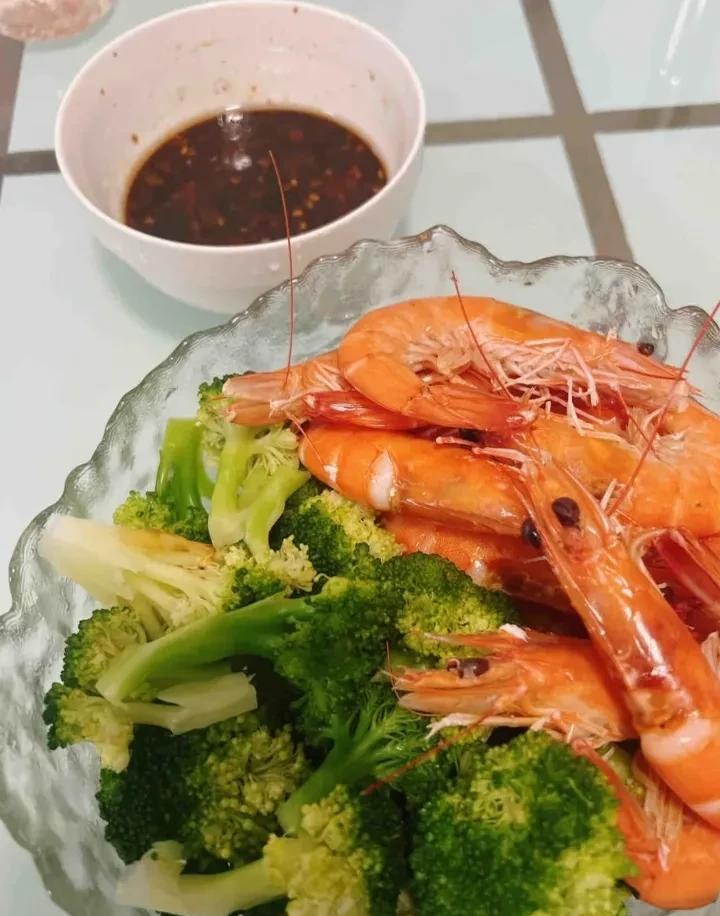 我有一个不成熟的小心思
我今年52岁了，我老公54。
我打算等我老公退休后，
我