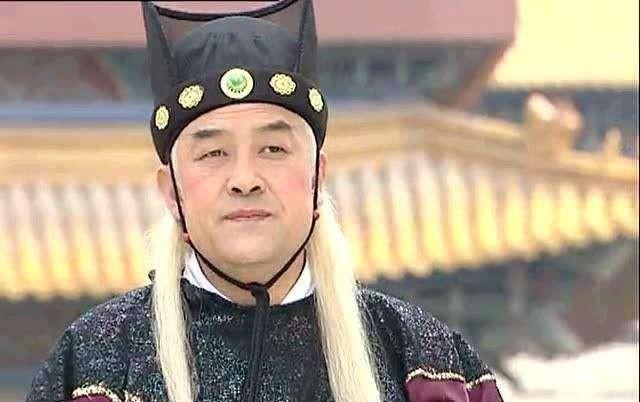 唐敬宗李湛夜晚打猎回宫，与宦官酒过三巡后，进内室更衣。突然，蜡烛被人吹灭了，随后