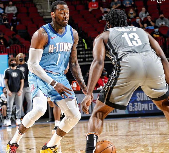 前火箭队的主力控球后卫约翰·沃尔不久前宣布告别NBA，虽然他只有34岁，对于一位