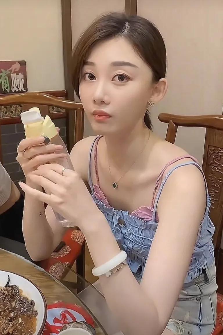 张芮尔     车模界的天花板