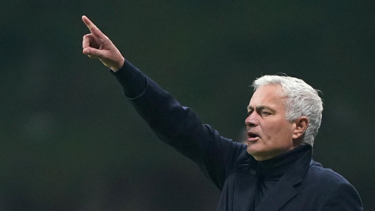 2球被吹，本菲卡彻底退出冠军争夺！穆帅开炮：裁判误我