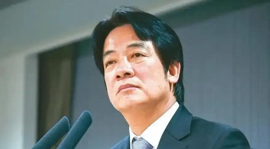 人民日报对赖清德的称呼突然升级，直接点出“战争”二字，背后信号太明确了！
东部战