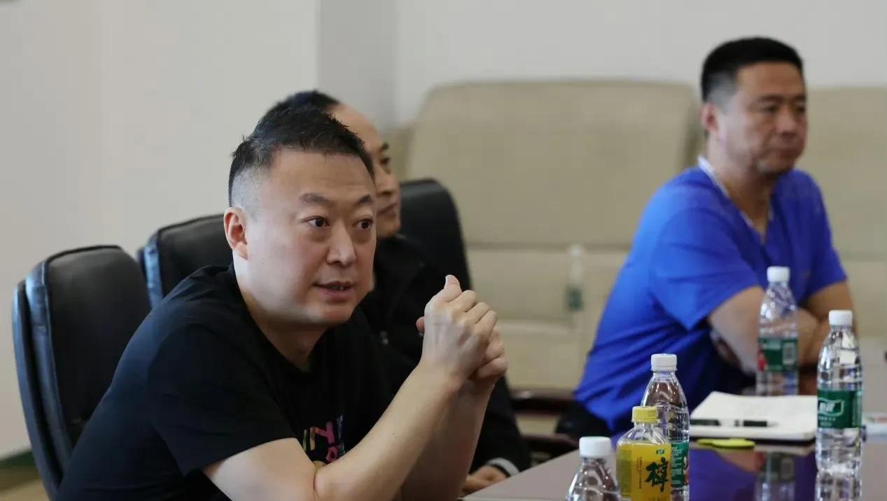 国乒召开总结大会，即将成都封训
今日国乒在北京召开了总结大会，马琳、王皓教练，以