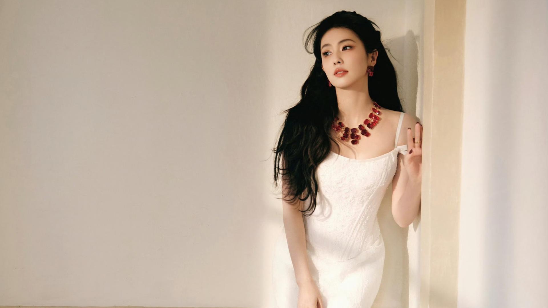 白鹿出发图超吸睛！修图“魔法”究竟有多厉害？