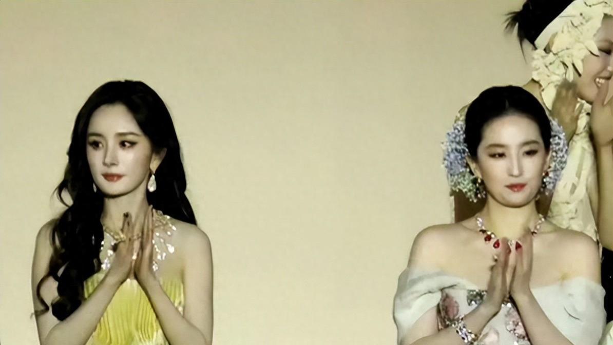 为什么钟楚曦敢在三位影后面前稳站C位？红毯潜规则浮出水面