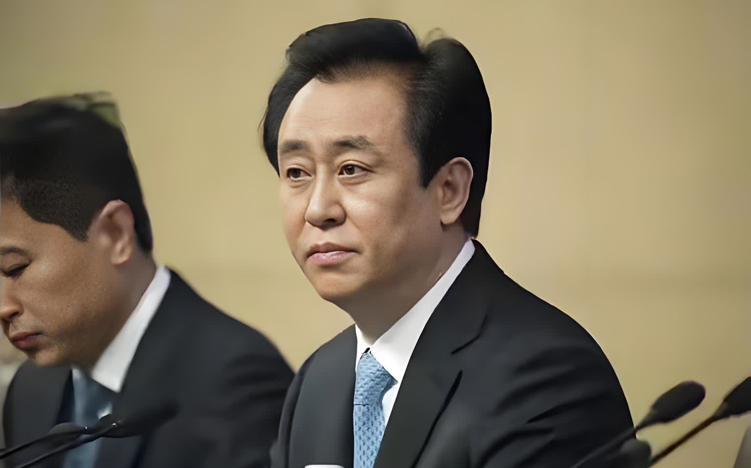 ?被许家印坑得最惨的非田家玉莫属。田家玉主打的门窗生意可谓是行业翘楚，居然还被评
