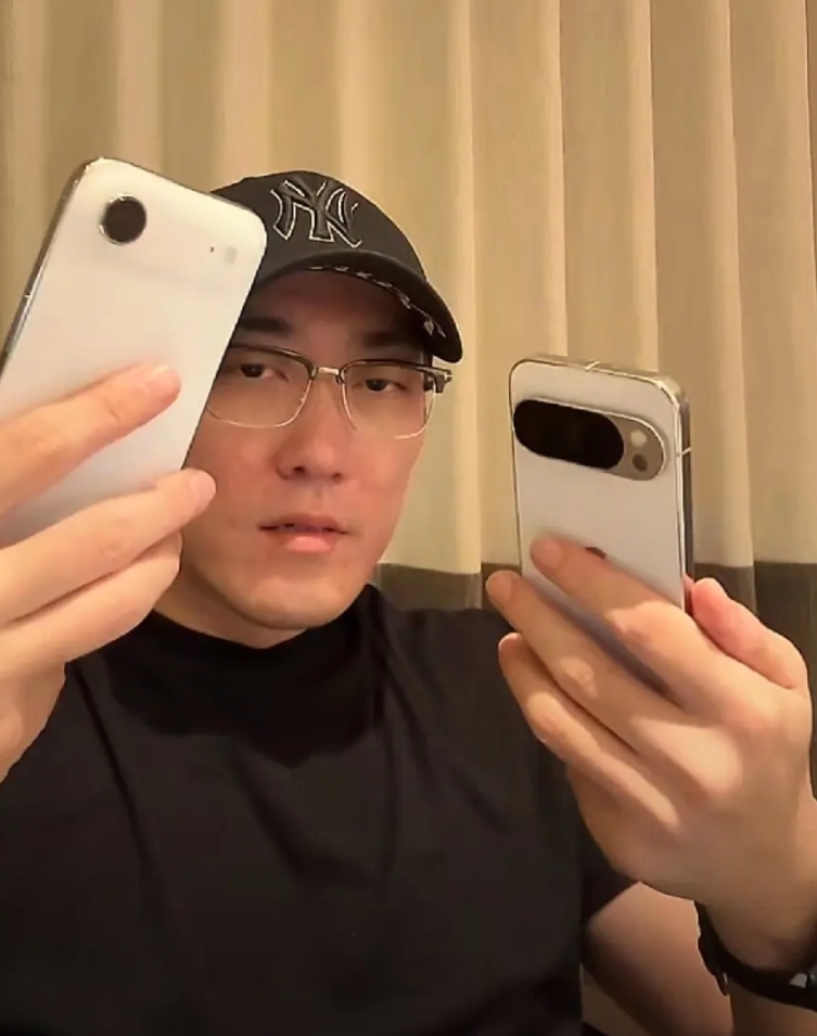 王自如直播间聊手机，当年王自如和罗永浩那场辩论堪称经典，王自如被怼得鸦雀无声，明