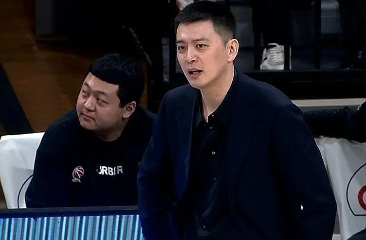 [微风]福格低迷，继伟复活。
      CBA竞争越来越白热化。
      