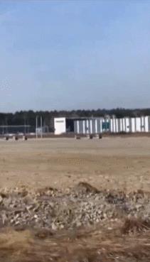 大天使战地新闻报道：波兰消息称，美国人在波兰热舒夫空军基地拆除了一个占地数公顷的