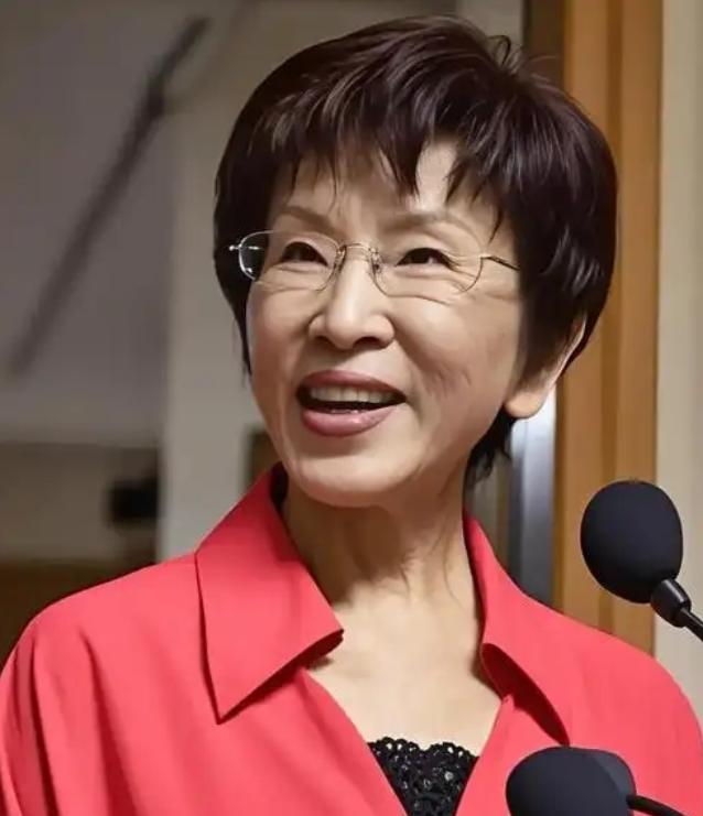 [微风]终于弄清楚了！原来某些人之所以不敢动洪秀柱，不是因为她是前主席，也不是因