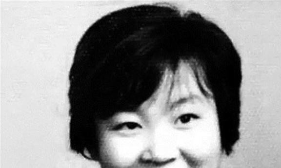 1974年，21岁女知青，夜间独自去厕所，却神秘失踪。连队把整座山翻了个遍，却仍