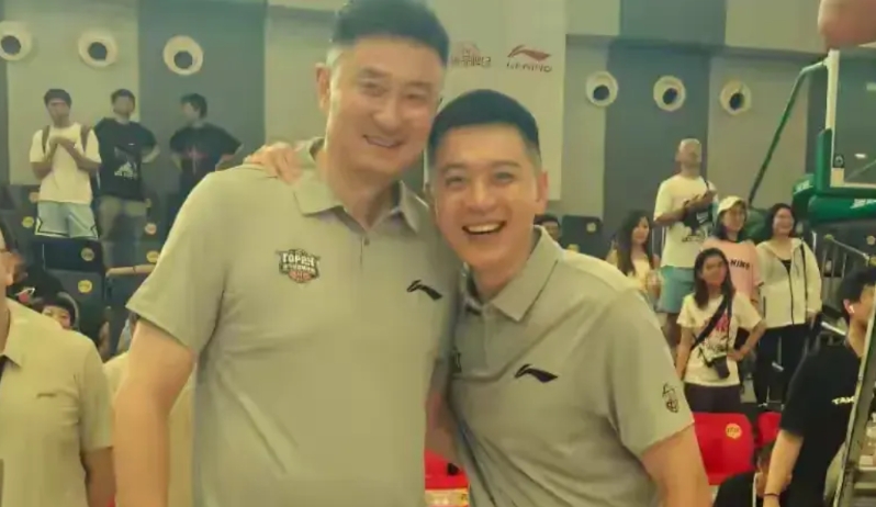 杜锋指导做人情商非常高，真的太优秀了，因为他也学卢伟那样子，对辽宁队有所让步，见
