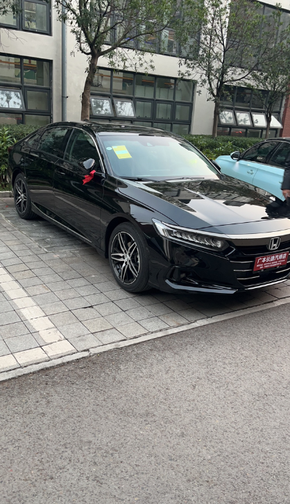 22款雅阁幻夜尊贵三个月浅谈
买之前说油耗低，我自己平时上下班偶尔开开，跑了几次