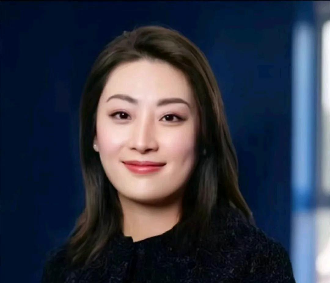 感觉宗馥莉真的不容易，斗完叔伯又要和老爹外边的私生子们斗。
有人说宗馥莉40多岁