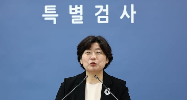 尹锡悦又被强制叫去调查了











韩国前总统尹锡悦摊上大事儿了！特