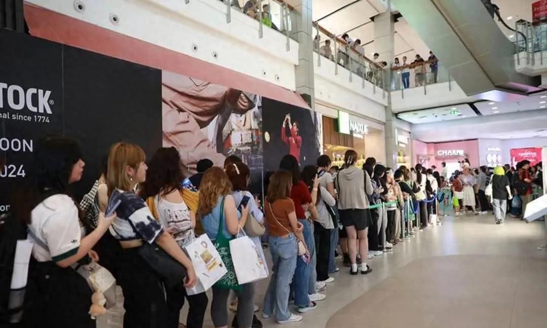 万万没想到，30多万泰国人集体涌入中国，打着旅游的幌子却另有目的，他们不看美景不