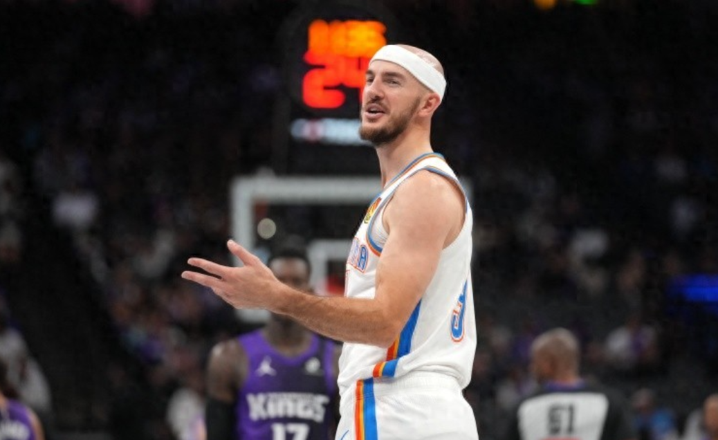 雷霆121-92大胜湖人。赛后，雷霆球员卡鲁索接受媒体采访。
“我觉得我们的第二