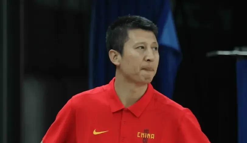 我认为郭士强还是亚洲名帅！这并不是吹捧和哗众取宠，要知道，男篮始终没有归化球员，