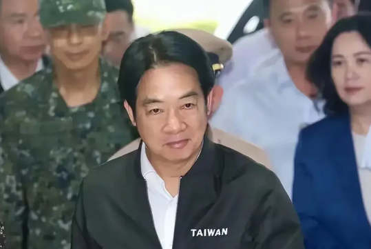 赖清德不敢越红线，却筑起了隔离墙

赖清德刚就任台湾地区领导人不久，其独裁专制、