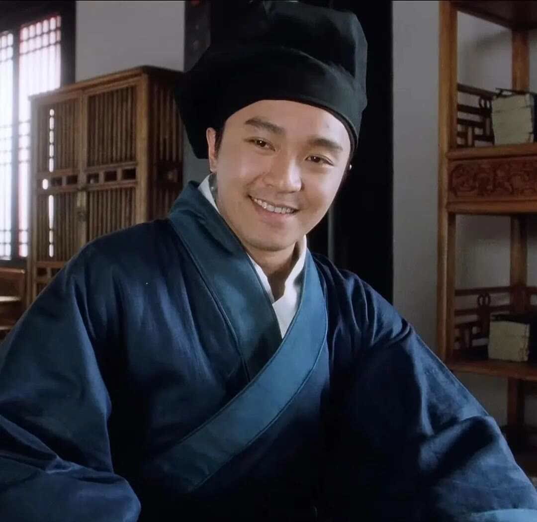 风流才子唐伯虎出生于苏州，其父经营着一家酒馆，日子过得不错。

唐伯虎自小聪