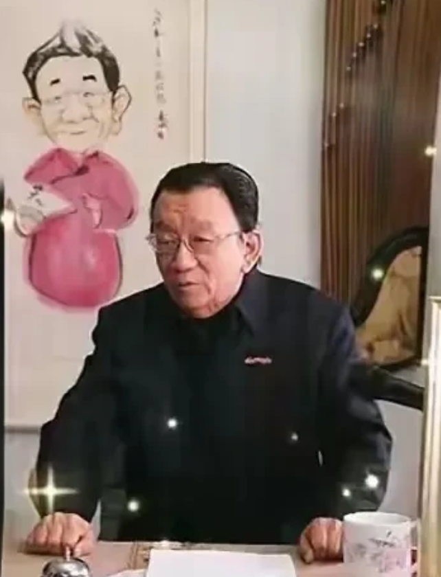 候二爷又进步了

在昨天晚上7点半的直播中，面对三万多直播间观众，他直言在当年与