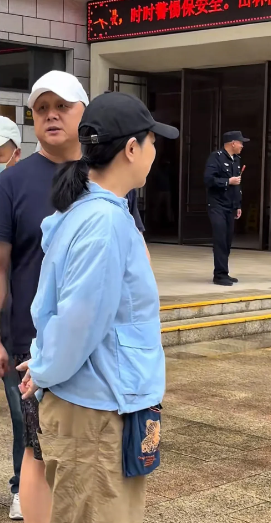 

太白山看到陈小艺，长得珠圆玉润接地气，不是所有女星都把日子，身材过的跟画一样