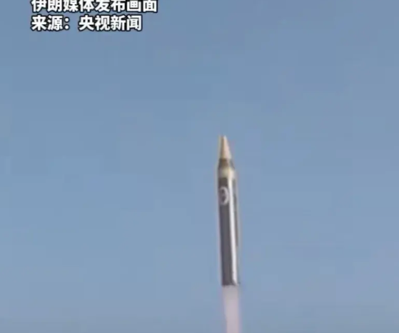以色列突然对伊朗发起侵略战争，让美国措手不及！原本美国跟伊朗就核谈问题已经进行到
