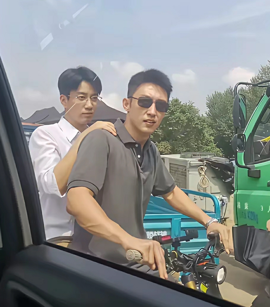 好像是个大明星