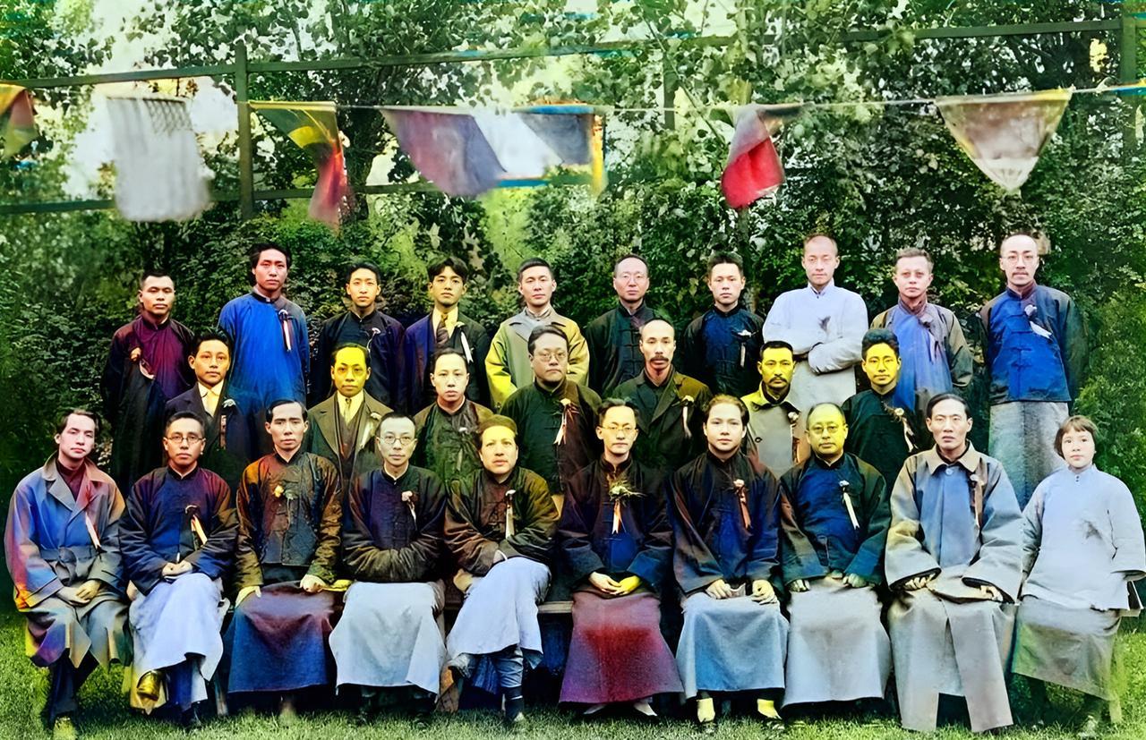 这是1924年5月5日，纪念孙中山就任非常大总统三周年的庆祝会在上海莫里哀路二十