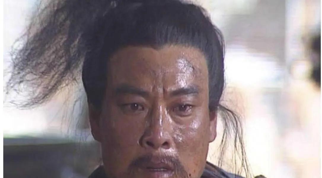 马谡非死不可。街亭之战中他违抗诸葛亮当道扎营命令致街亭失守，兵败后又畏战潜逃，致