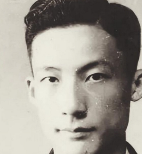 1949年，毛人凤下令处决朱君友，可朱君友被带出牢房后却发现，负责押他上刑场的2