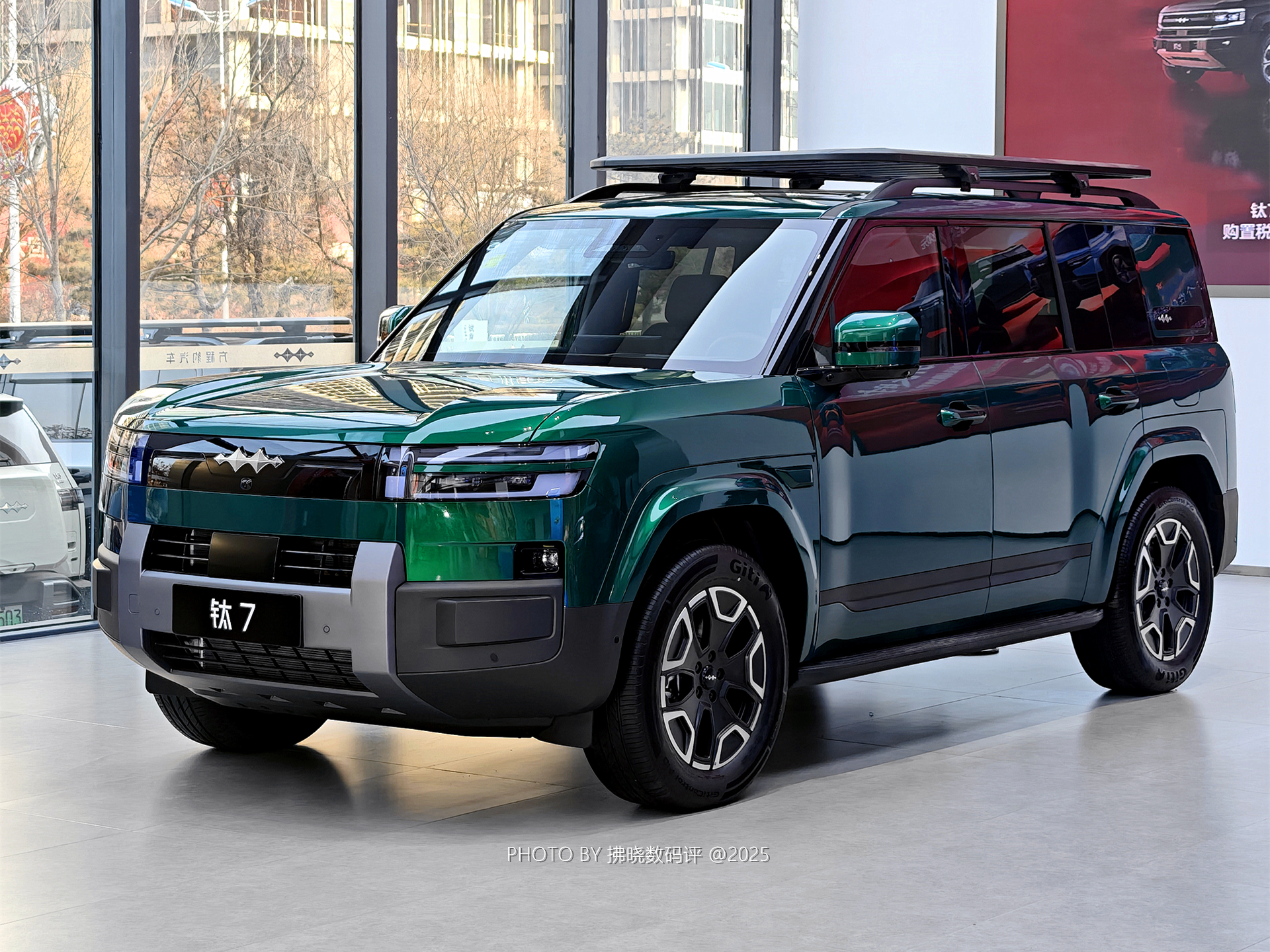 高端化冲量效果显著，比亚迪全年目标超额在望！