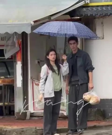 #宋威龙张婧仪好像参加变形记了#
这布景和妆造也太用心了吧！[哇] 宋威龙和张婧