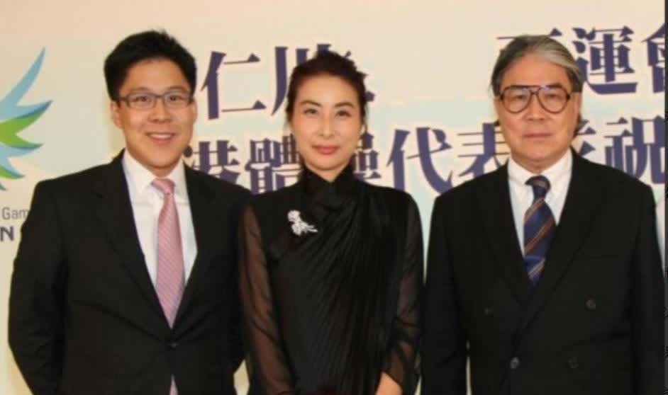 郭晶晶在公公霍震庭心目中的地位，估计连他三个儿子都比不上！

回想当初郭晶晶