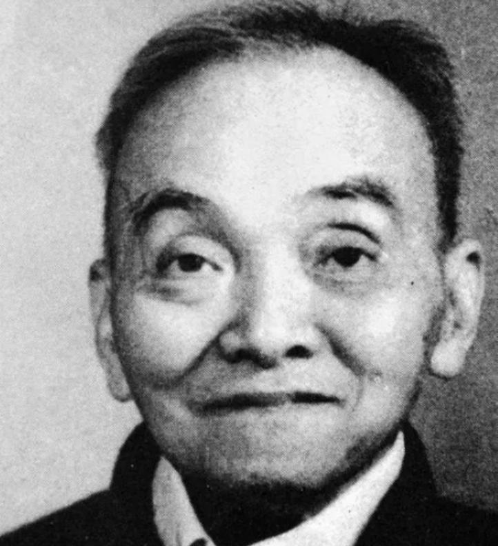 1949年，范纪曼被捕，不久被判死刑！行刑前一天晚上，他借口肚子疼，要上厕所，看
