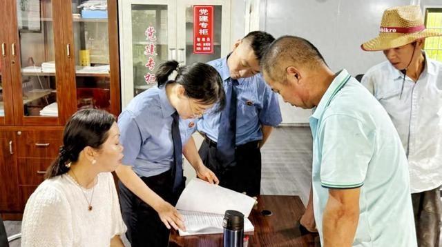 据极目新闻报道，近日云南苍南县审理了一起再婚案，起诉人李小美成功的把自己的婚姻状