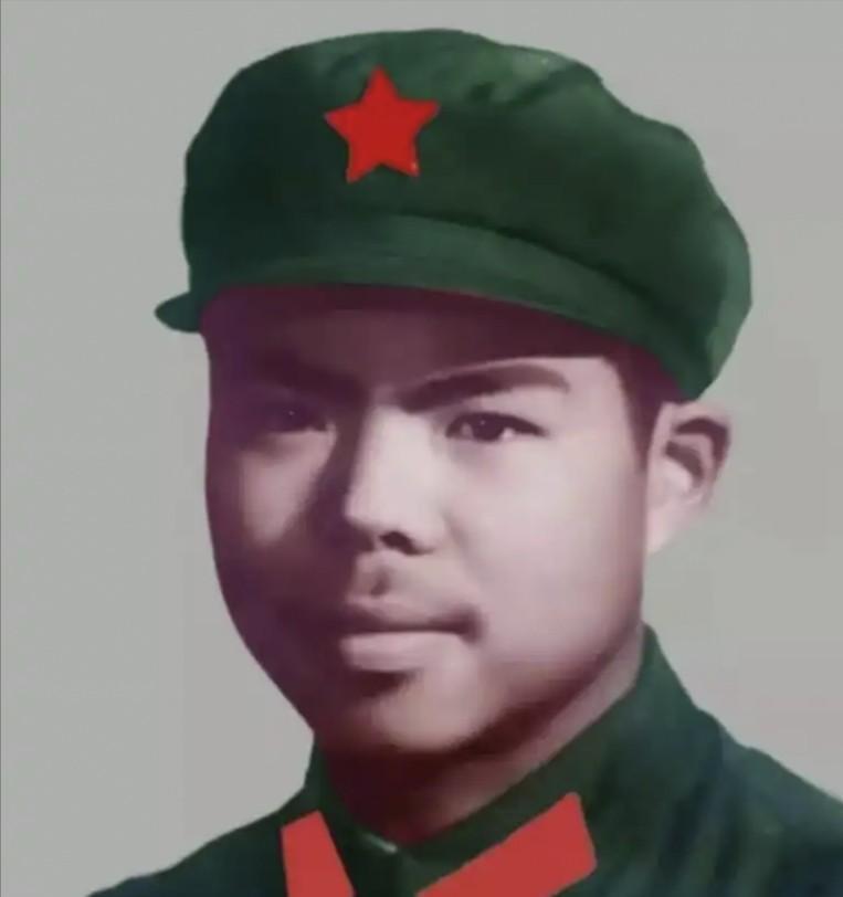 他是在1979年的中越自卫反击战中，为了不被俘虏，与敌人同归于尽，牺牲后没有任何