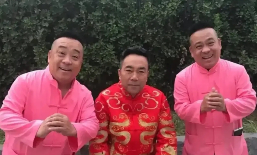 【这一对儿，惹上了小老】
我这人一般不会以貌取人，原因是我自己长得寒碜，嫌弃别人