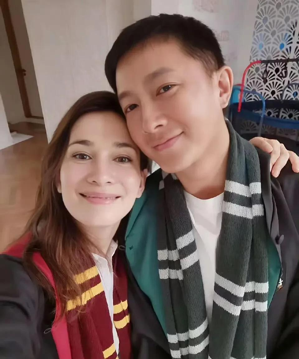 为什么要分房睡呀？
不太理解
39岁的卢靖姗在节目里自爆，和老公韩庚一直都是分床