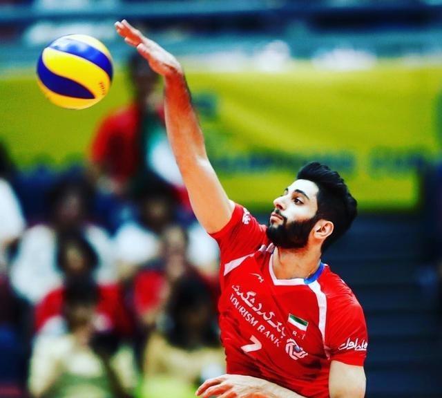 伊朗排协消息，27岁男排国手卡泽米游泳池触电，已被确认为脑死亡。事故发生在10月