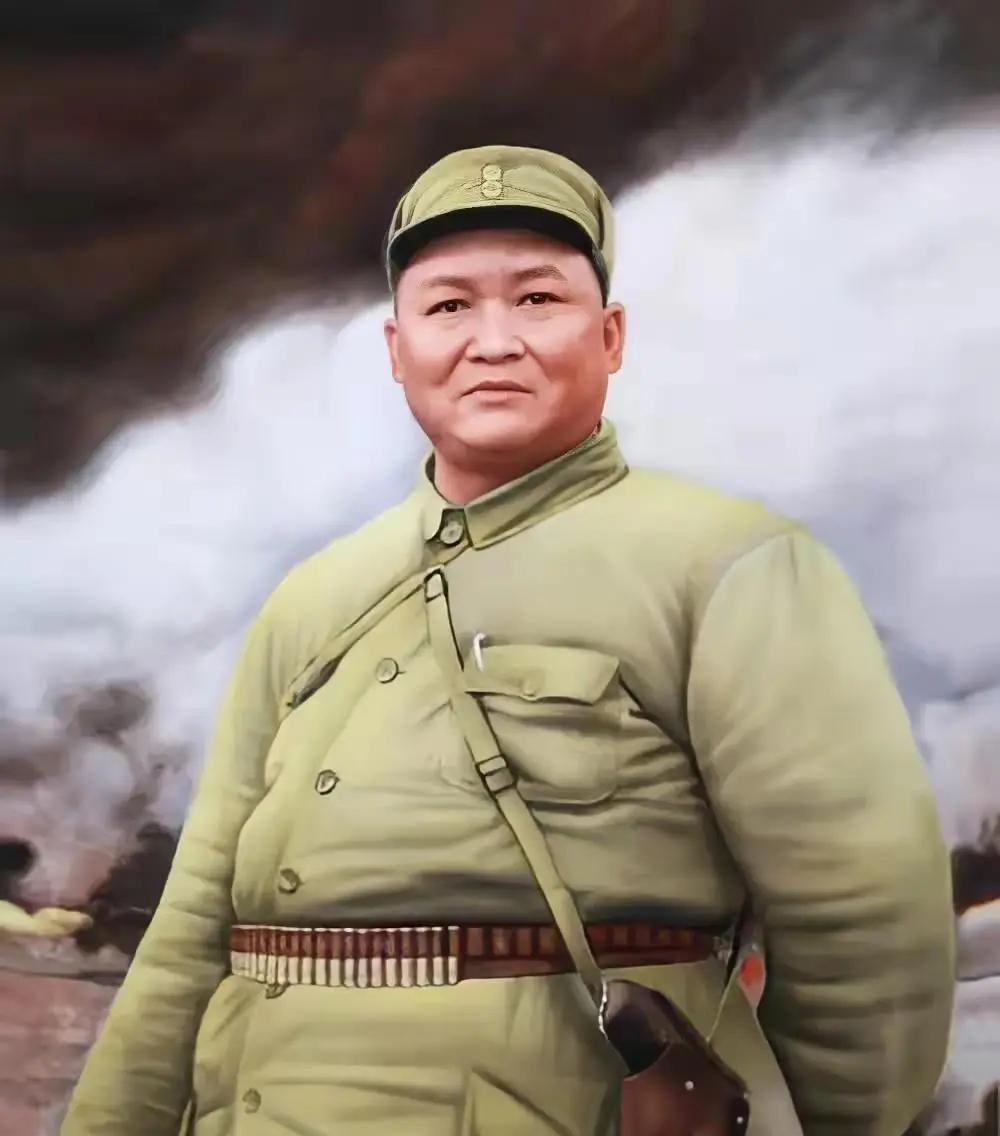 抗日战争时期，罗炳辉曾经以八路军副参谋长的身份，在武汉从事统一战线工作。罗炳辉经